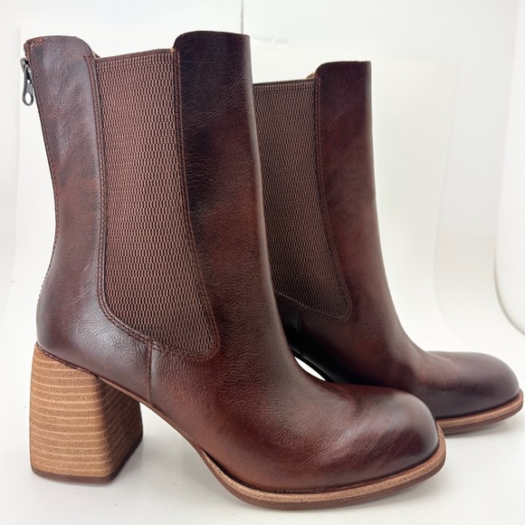 Kork-ease NWOT Arline Stretch Leather Heeled Chelsea Booties Women’s 8.5M Brown - Picture 1 of 15